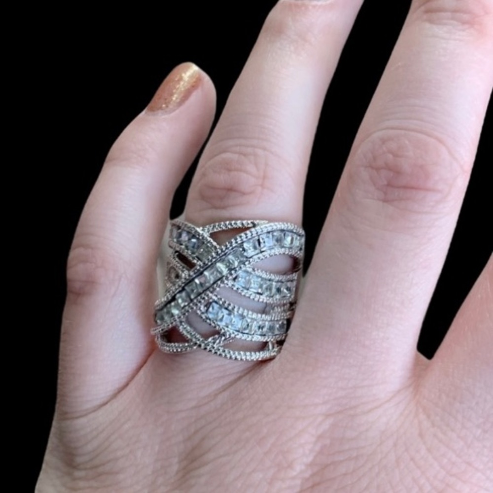 STERLING SILVER RING SIZE 6 - Picture 9 of 11